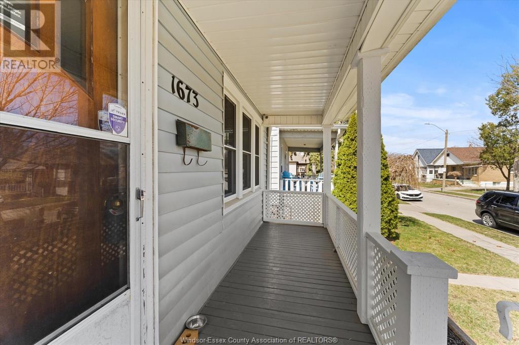 Property at 1673 CADILLAC image 2