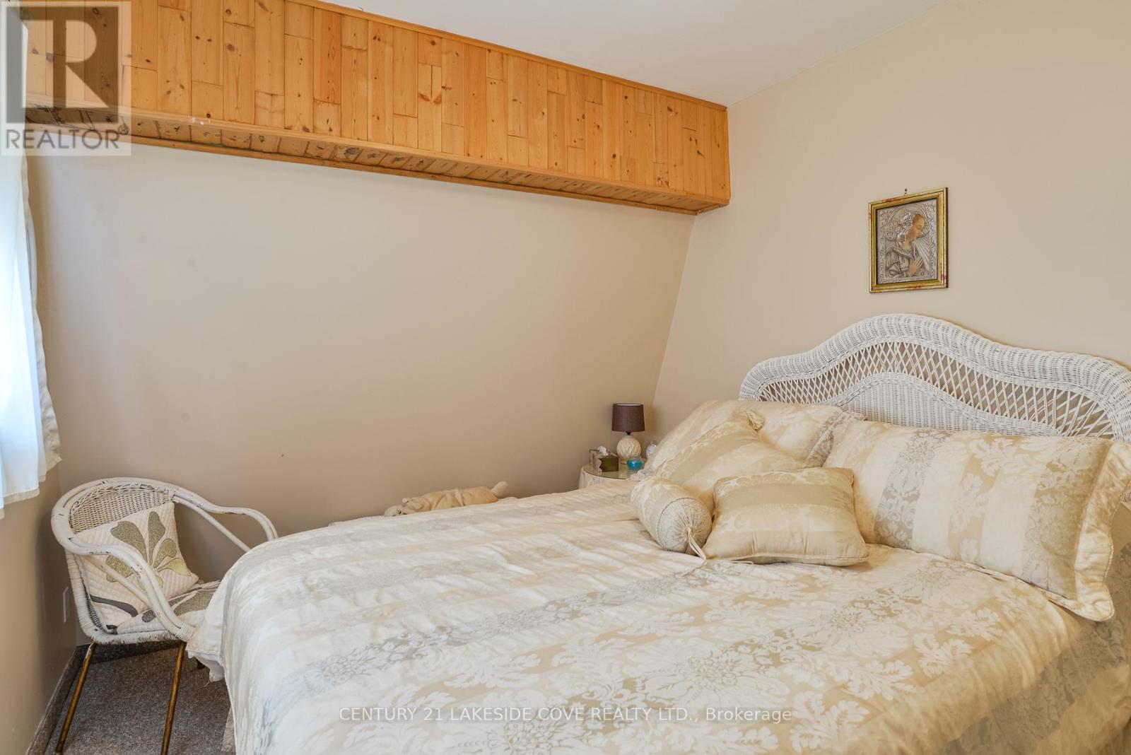 2597 Lakeshore Drive, Ramara, Ontario  L0K 1B0 - Photo 21 - S12086190