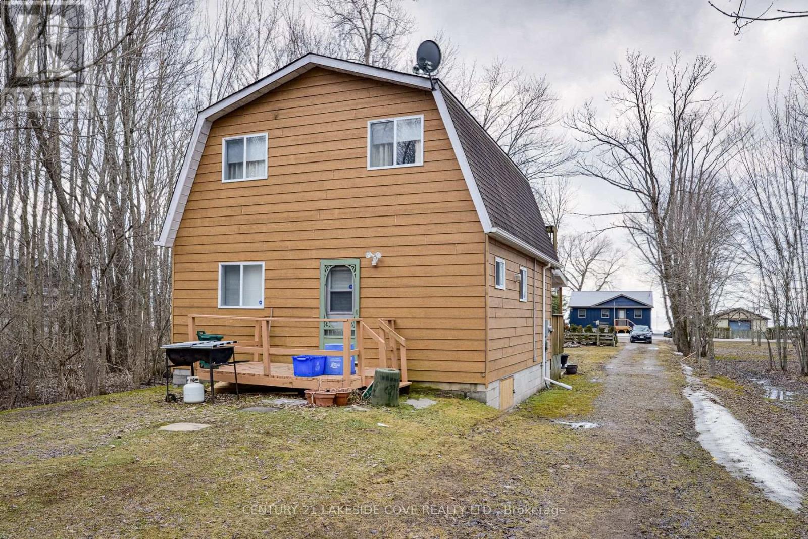 2597 Lakeshore Drive, Ramara, Ontario  L0K 1B0 - Photo 23 - S12086190