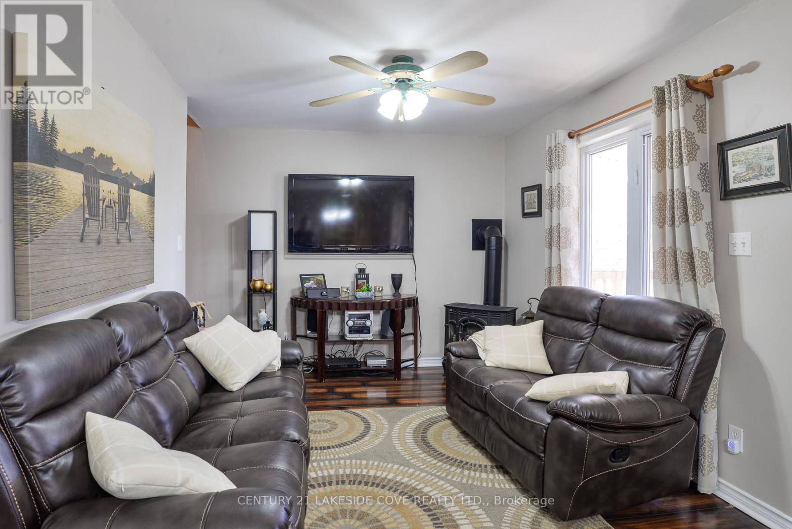 2597 Lakeshore Drive, Ramara, Ontario  L0K 1B0 - Photo 9 - S12086190