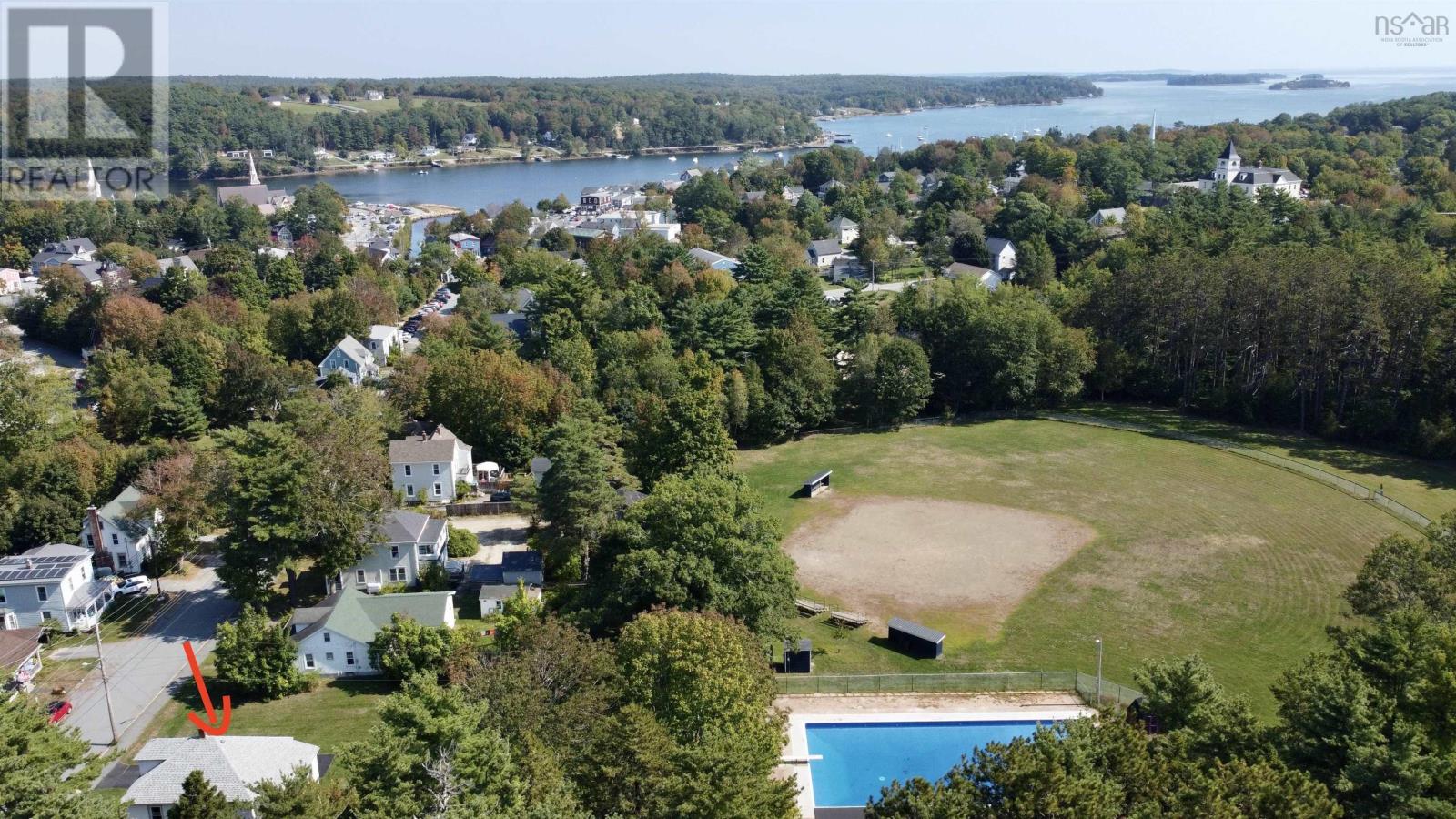 89 Clairmont Street, Mahone Bay, Nova Scotia  B0J 2E0 - Photo 2 - 202506036