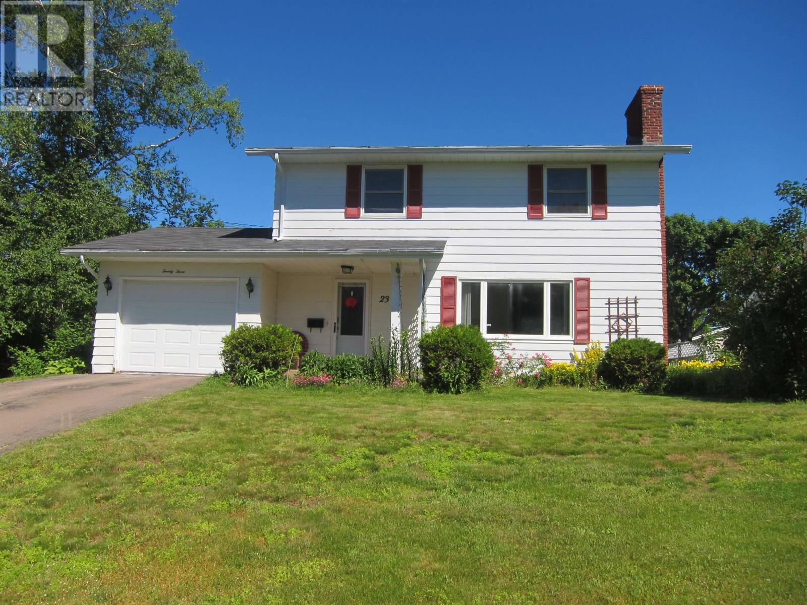 Property at 23 Woodbine St image 1
