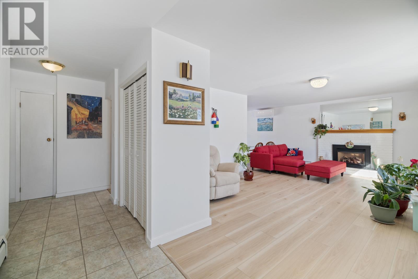 Property at 23 Woodbine St image 2