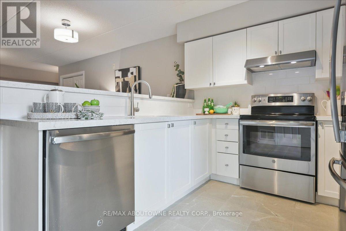 201 - 1460 Bishops Gate, Oakville, Ontario  L6M 4N5 - Photo 19 - W12086139