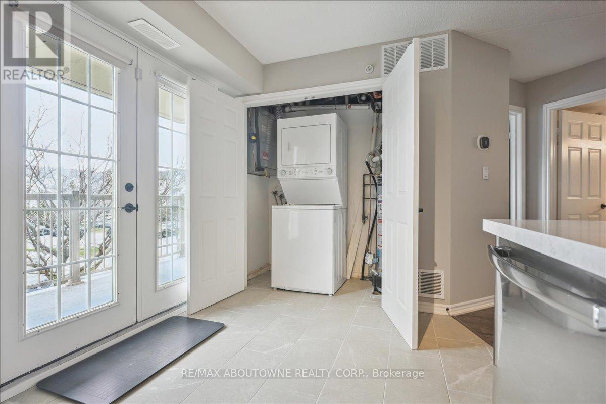 201 - 1460 Bishops Gate, Oakville, Ontario  L6M 4N5 - Photo 21 - W12086139