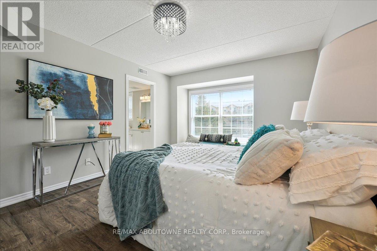 201 - 1460 Bishops Gate, Oakville, Ontario  L6M 4N5 - Photo 24 - W12086139