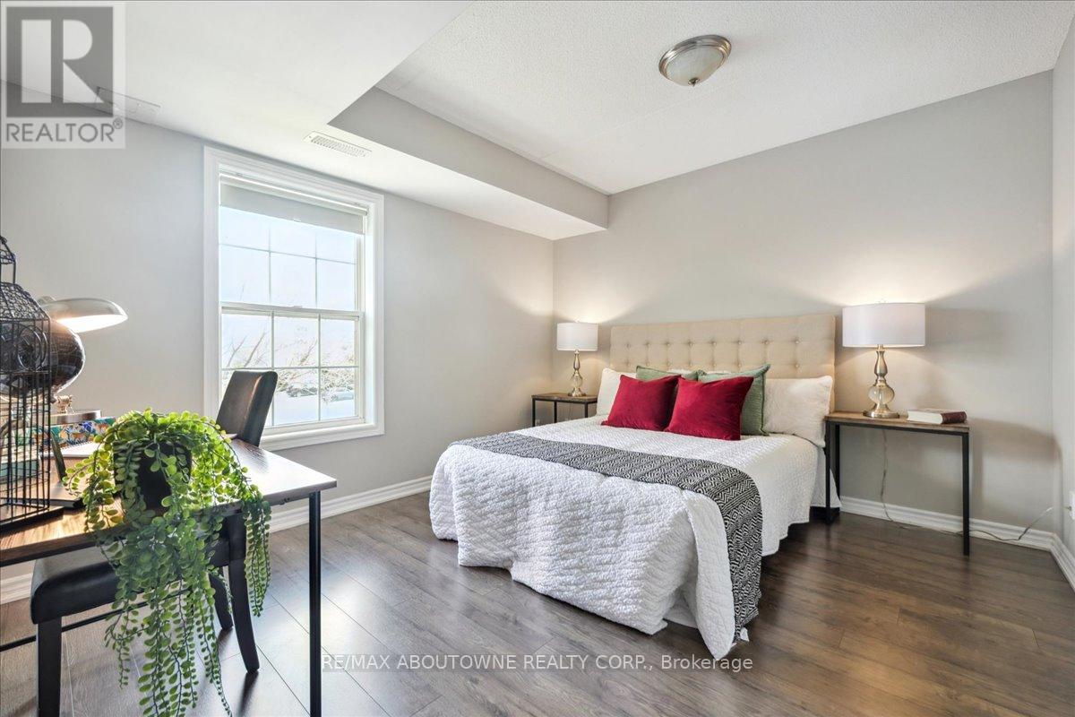 201 - 1460 Bishops Gate, Oakville, Ontario  L6M 4N5 - Photo 27 - W12086139