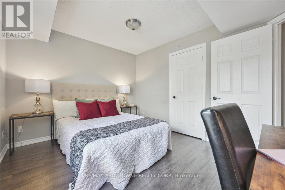 201 - 1460 Bishops Gate, Oakville, Ontario  L6M 4N5 - Photo 28 - W12086139