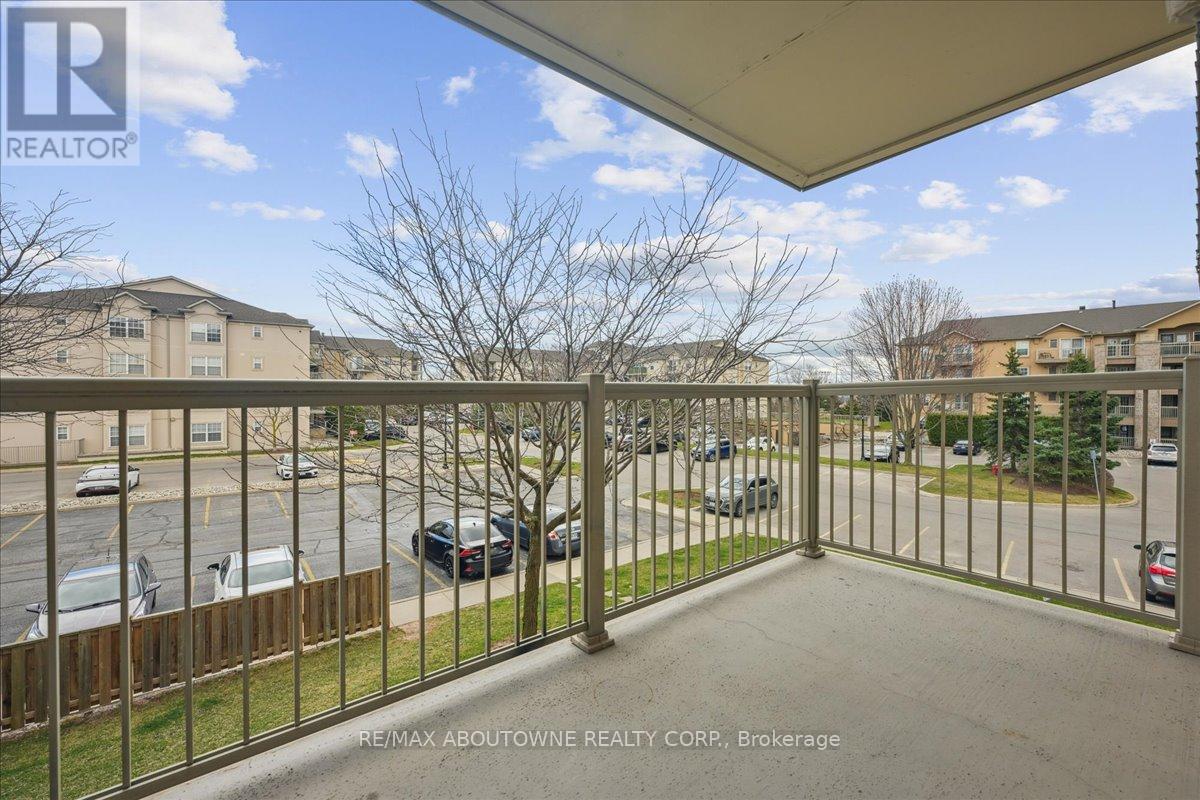 201 - 1460 Bishops Gate, Oakville, Ontario  L6M 4N5 - Photo 32 - W12086139
