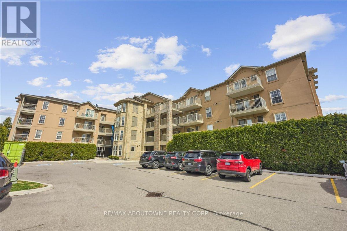 201 - 1460 Bishops Gate, Oakville, Ontario  L6M 4N5 - Photo 33 - W12086139