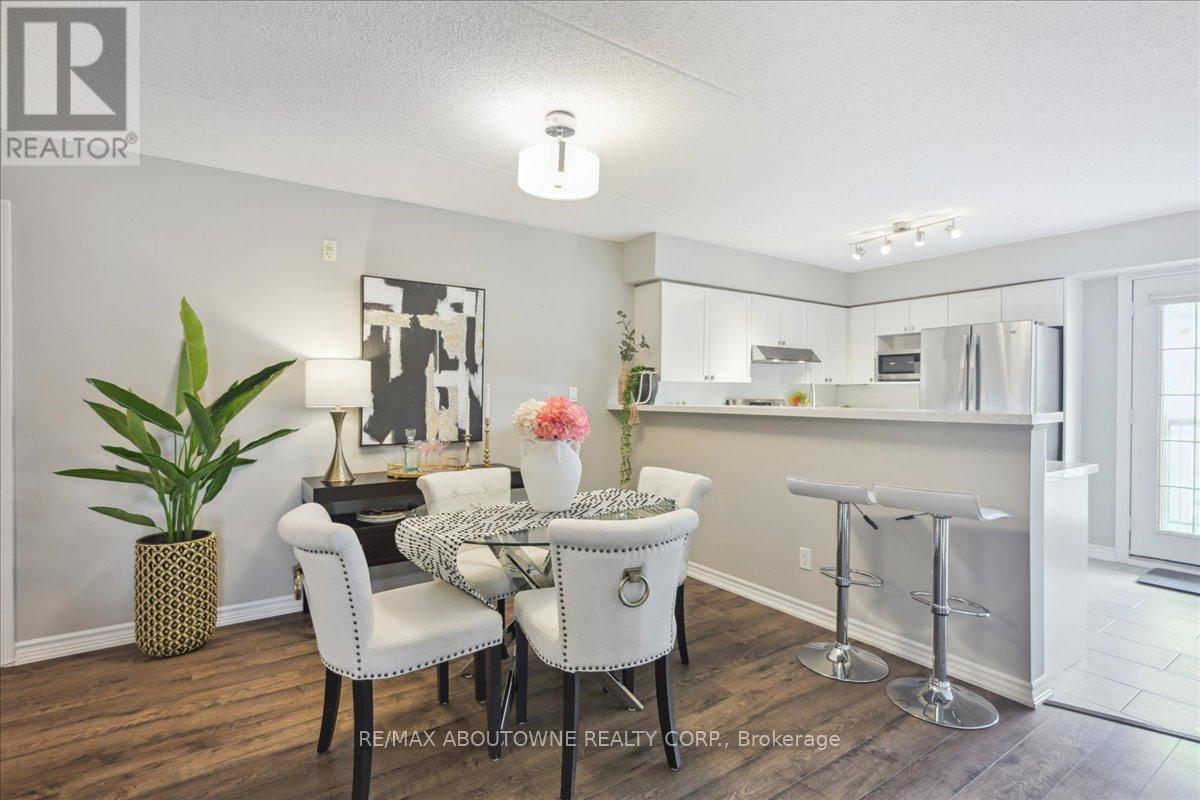 201 - 1460 Bishops Gate, Oakville, Ontario  L6M 4N5 - Photo 9 - W12086139