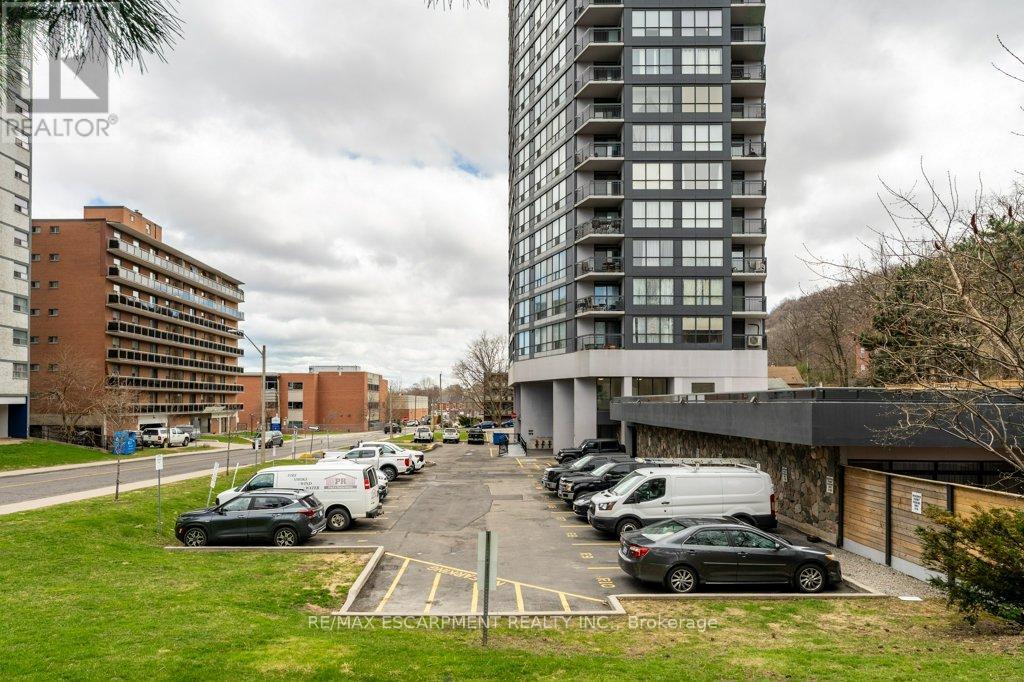 Property at 1803 - 150 CHARLTON AVENUE E image 3