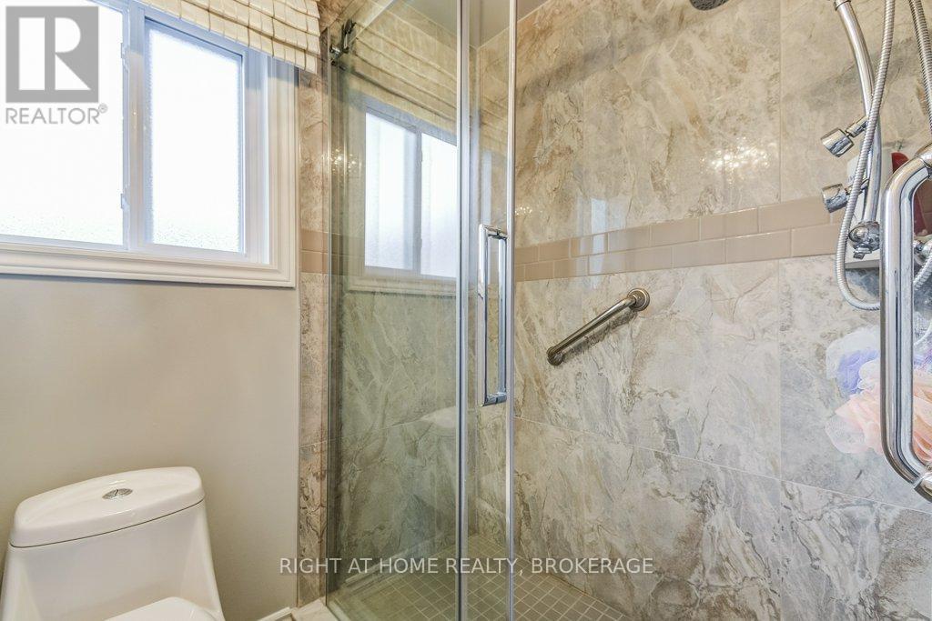 156 Gracehill Crescent, Hamilton, Ontario  L8B 1A5 - Photo 12 - X12086170