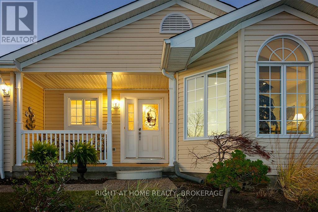 156 Gracehill Crescent, Hamilton, Ontario  L8B 1A5 - Photo 2 - X12086170