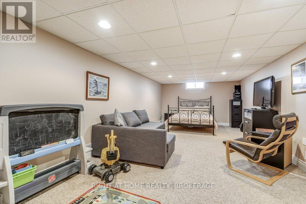 156 Gracehill Crescent, Hamilton, Ontario  L8B 1A5 - Photo 26 - X12086170