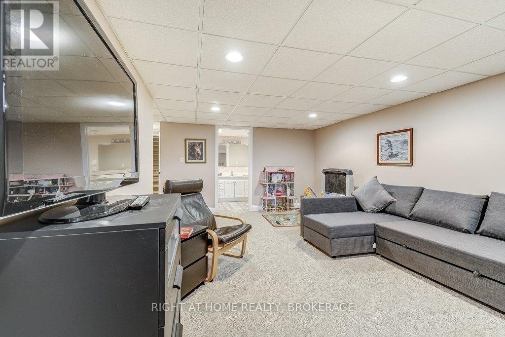 156 Gracehill Crescent, Hamilton, Ontario  L8B 1A5 - Photo 28 - X12086170