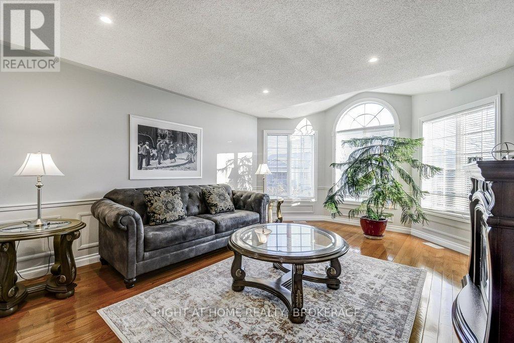 156 Gracehill Crescent, Hamilton, Ontario  L8B 1A5 - Photo 7 - X12086170