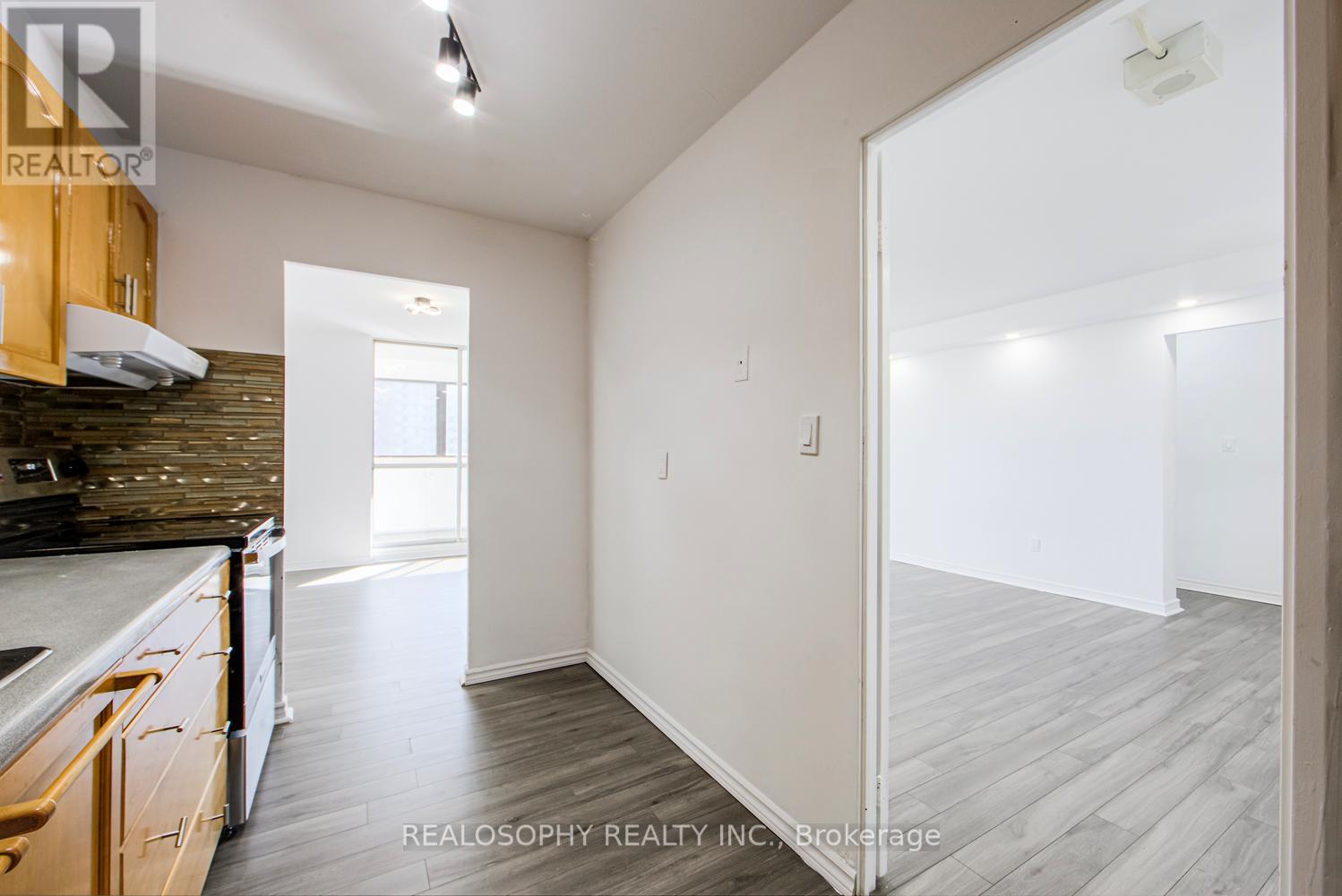 1514 - 5 Massey Square, Toronto, Ontario  M4C 5L6 - Photo 9 - E12062837