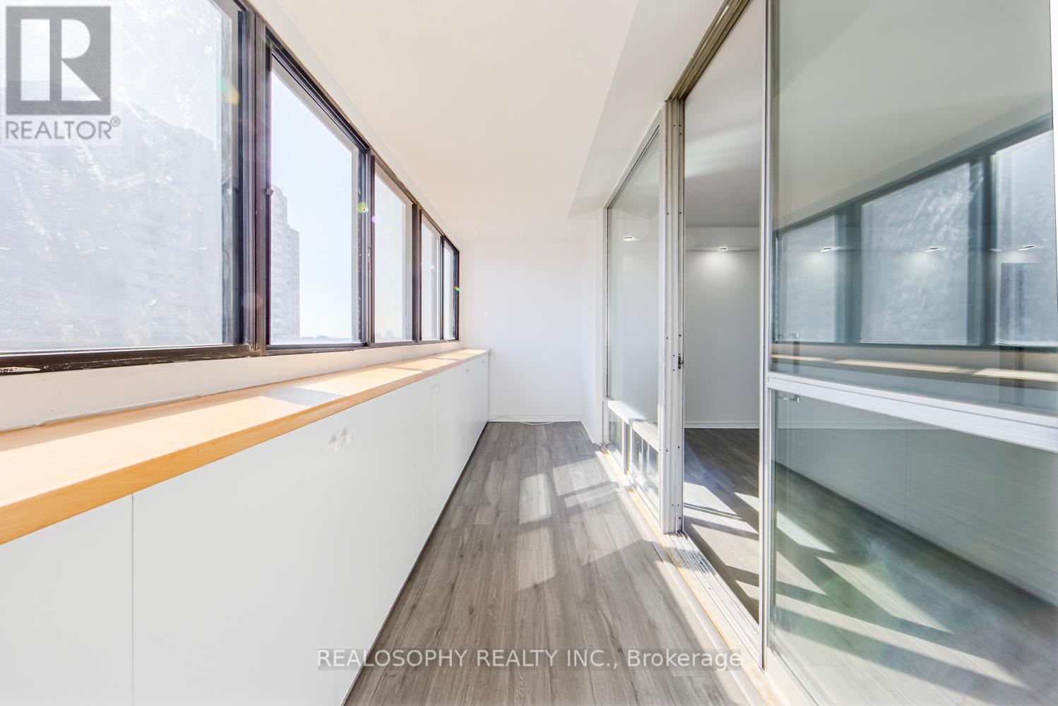1514 - 5 Massey Square, Toronto, Ontario  M4C 5L6 - Photo 11 - E12062837