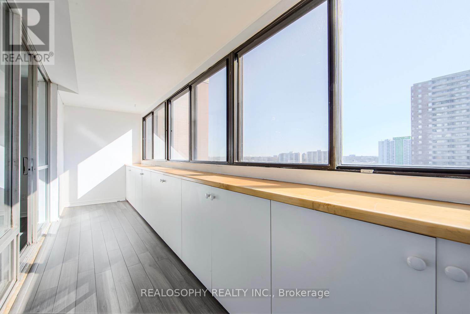 1514 - 5 Massey Square, Toronto, Ontario  M4C 5L6 - Photo 12 - E12062837