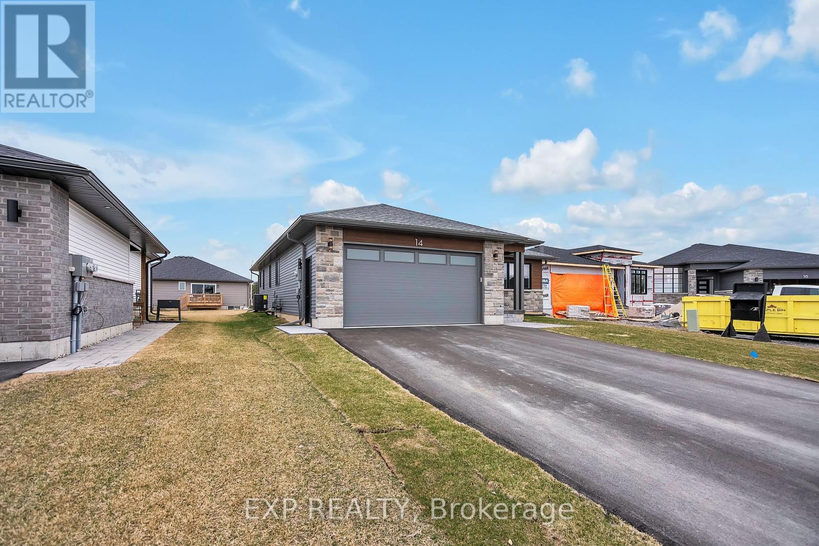 14 Horton Court, Belleville, Ontario  K8P 0H3 - Photo 3 - X12086212
