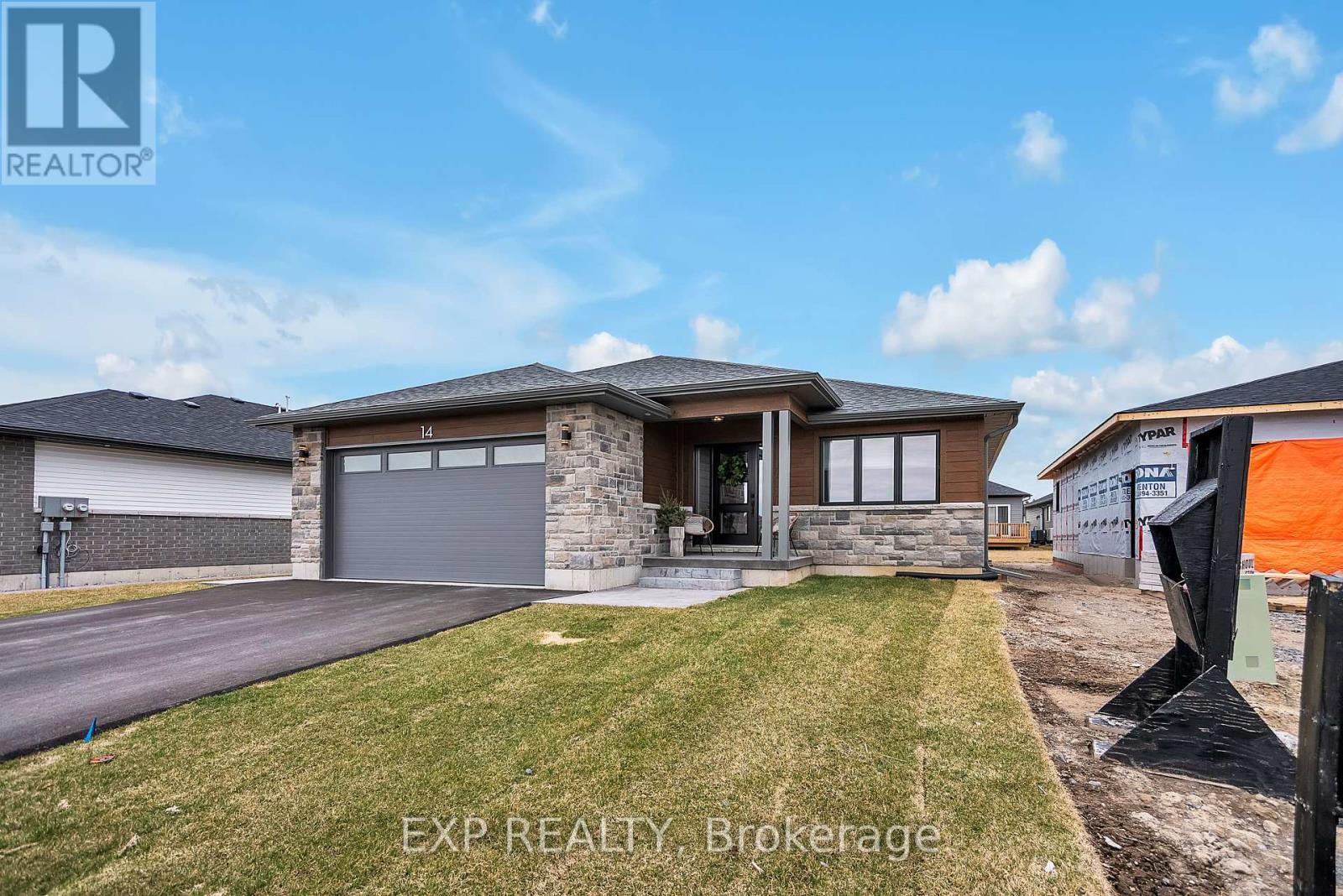 14 Horton Court, Belleville, Ontario  K8P 0H3 - Photo 4 - X12086212