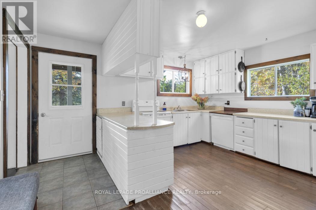 4388 Henderson Road, Frontenac, Ontario  K0H 1B0 - Photo 5 - X12086285