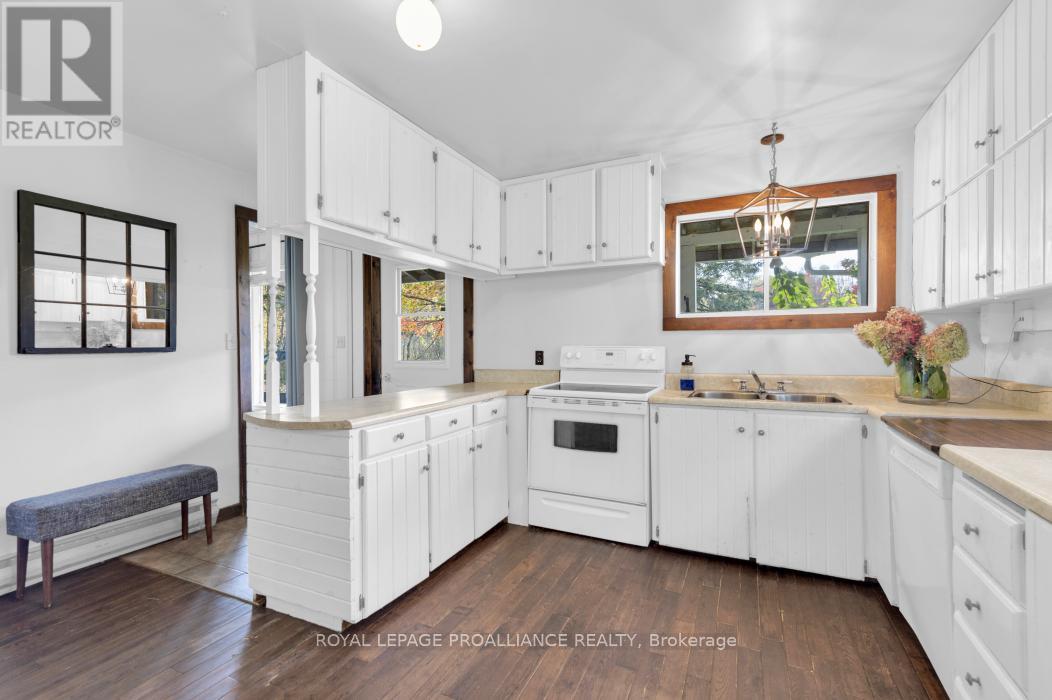 4388 Henderson Road, Frontenac, Ontario  K0H 1B0 - Photo 9 - X12086285