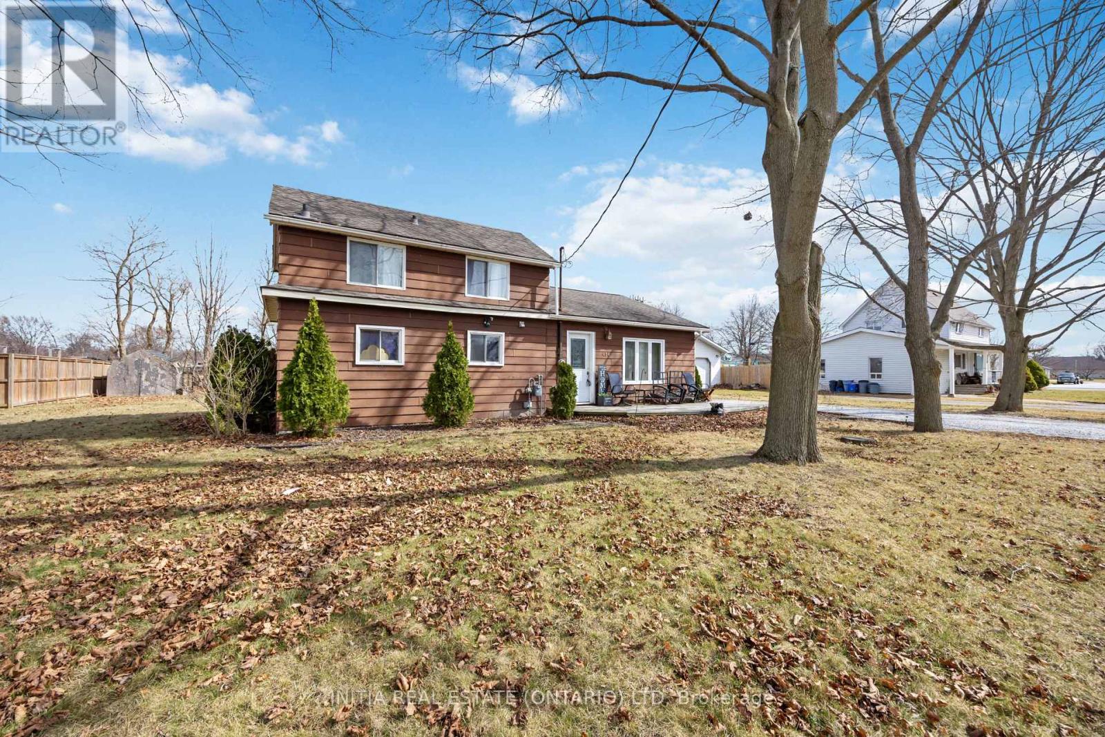 456 Murray Street, St. Clair, Ontario  N0N 1G0 - Photo 2 - X12086216