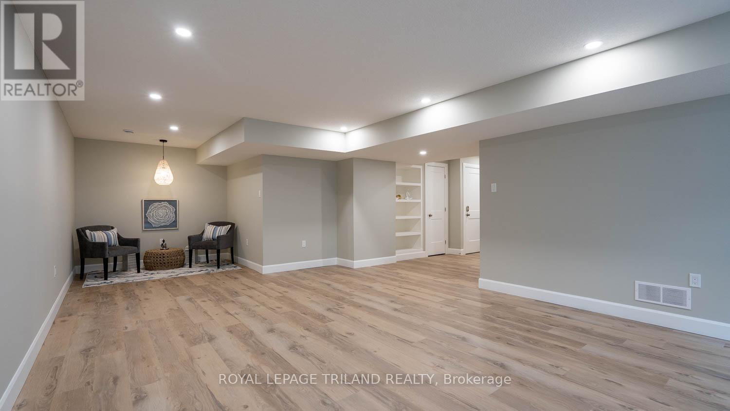 132 Aspen Circle, Thames Centre, Ontario  N0M 2P0 - Photo 14 - X12086275