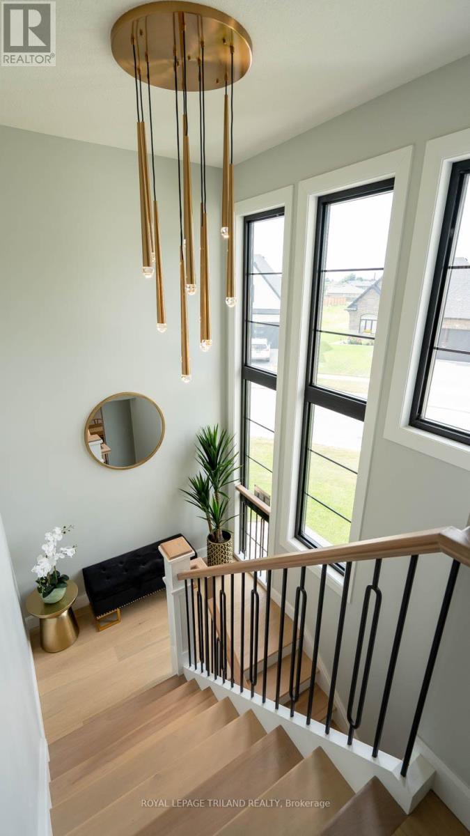 132 Aspen Circle, Thames Centre, Ontario  N0M 2P0 - Photo 19 - X12086275