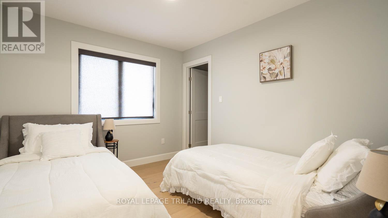 132 Aspen Circle, Thames Centre, Ontario  N0M 2P0 - Photo 37 - X12086275