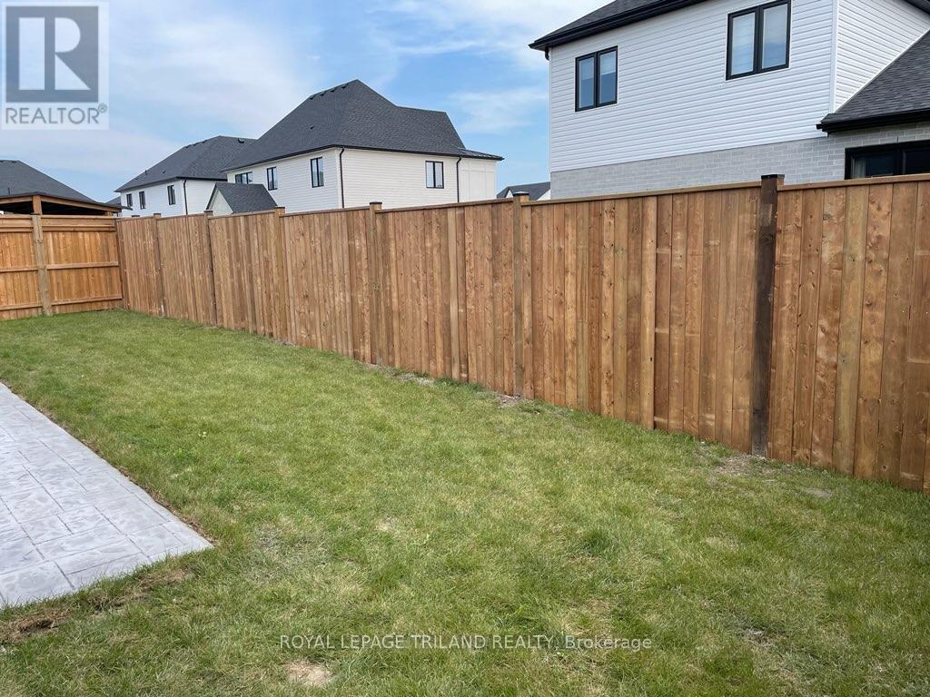 132 Aspen Circle, Thames Centre, Ontario  N0M 2P0 - Photo 42 - X12086275