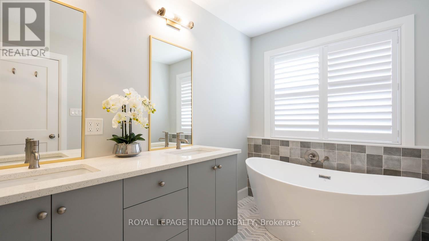 132 Aspen Circle, Thames Centre, Ontario  N0M 2P0 - Photo 6 - X12086275