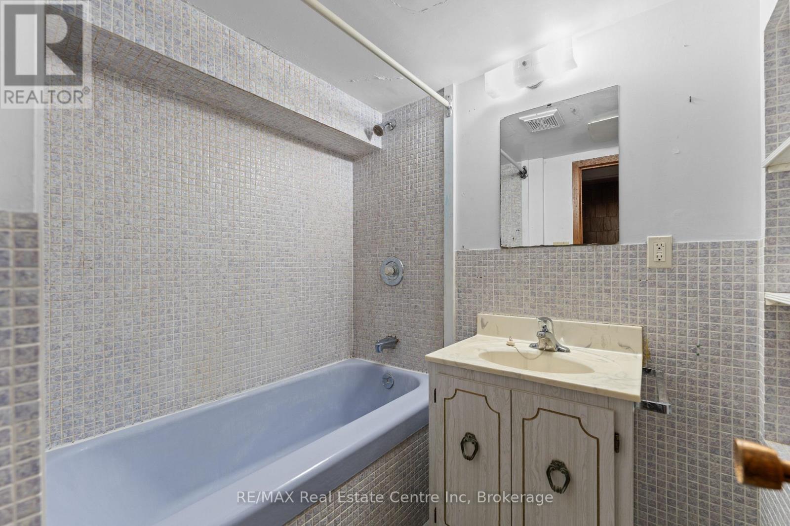 49 Albert Street, Guelph, Ontario  N1G 1C7 - Photo 41 - X12082737