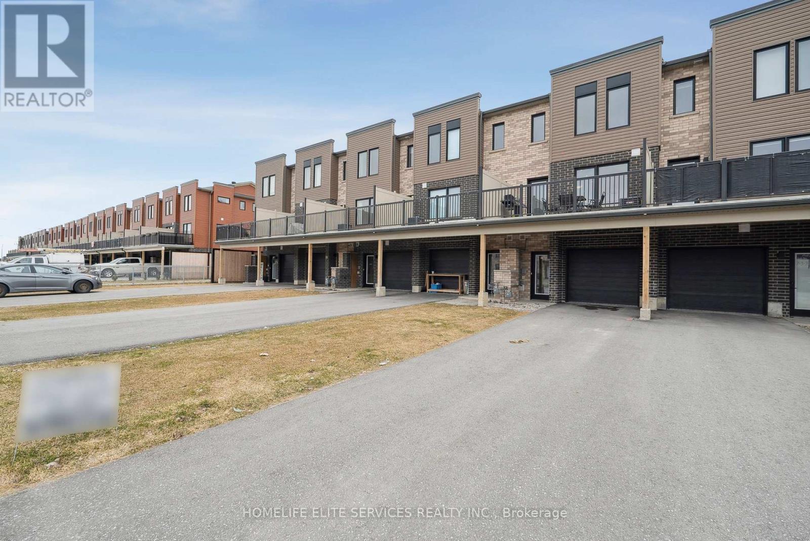 57 Fairlane Avenue, Barrie, Ontario  L9J 0N1 - Photo 32 - S12079409