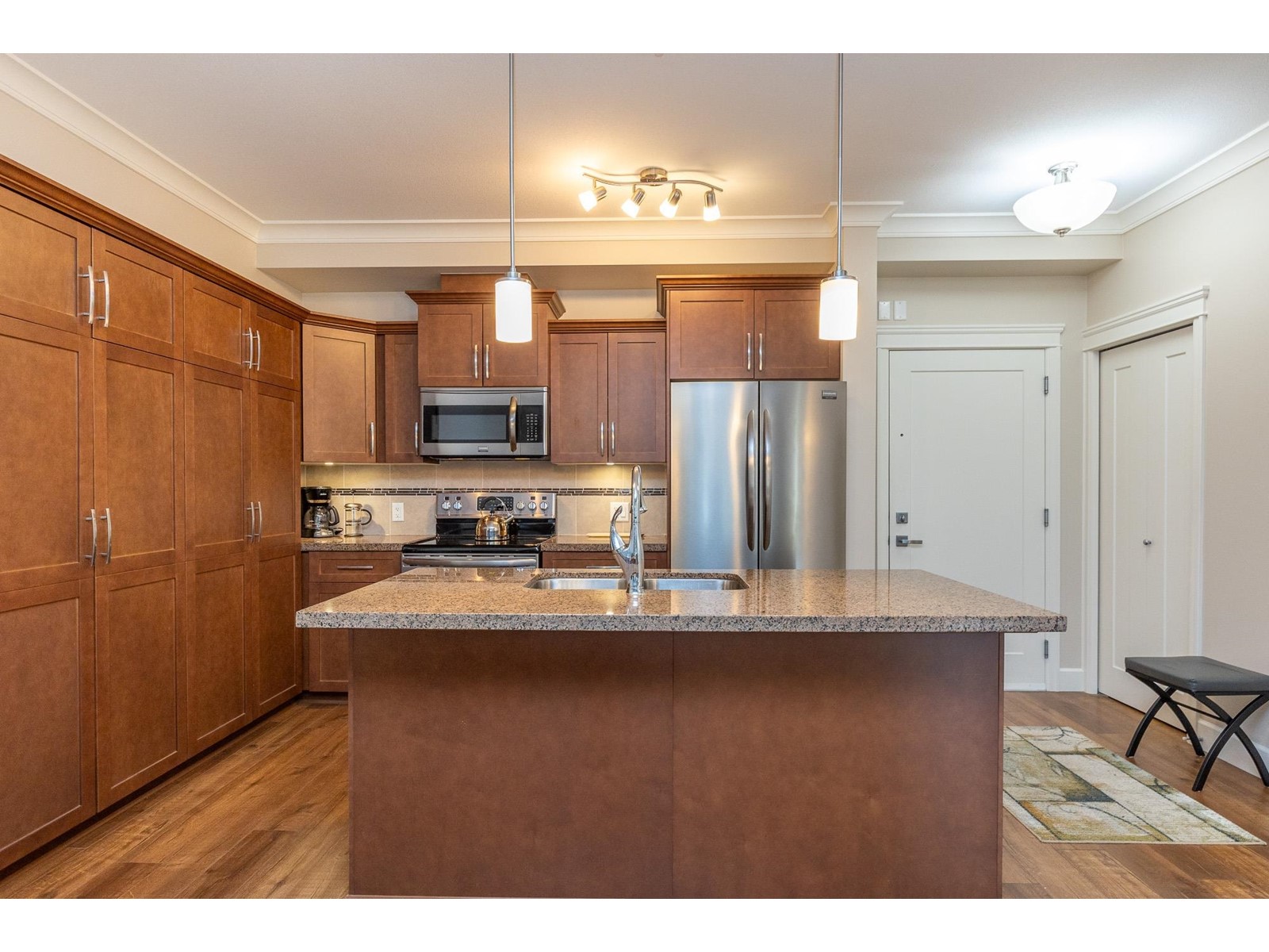 401 45750 Keith Wilson Road, Vedder Crossing, Chilliwack, British Columbia  V2R 0X3 - Photo 9 - R2990119