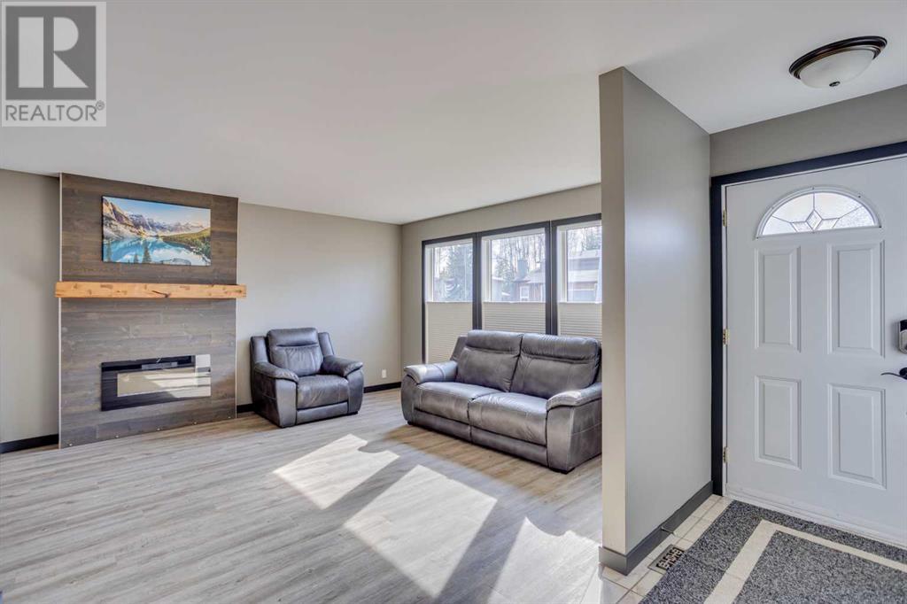 241 Ermine Crescent, Fort Mcmurray, Alberta  T9H 4M7 - Photo 6 - A2211977