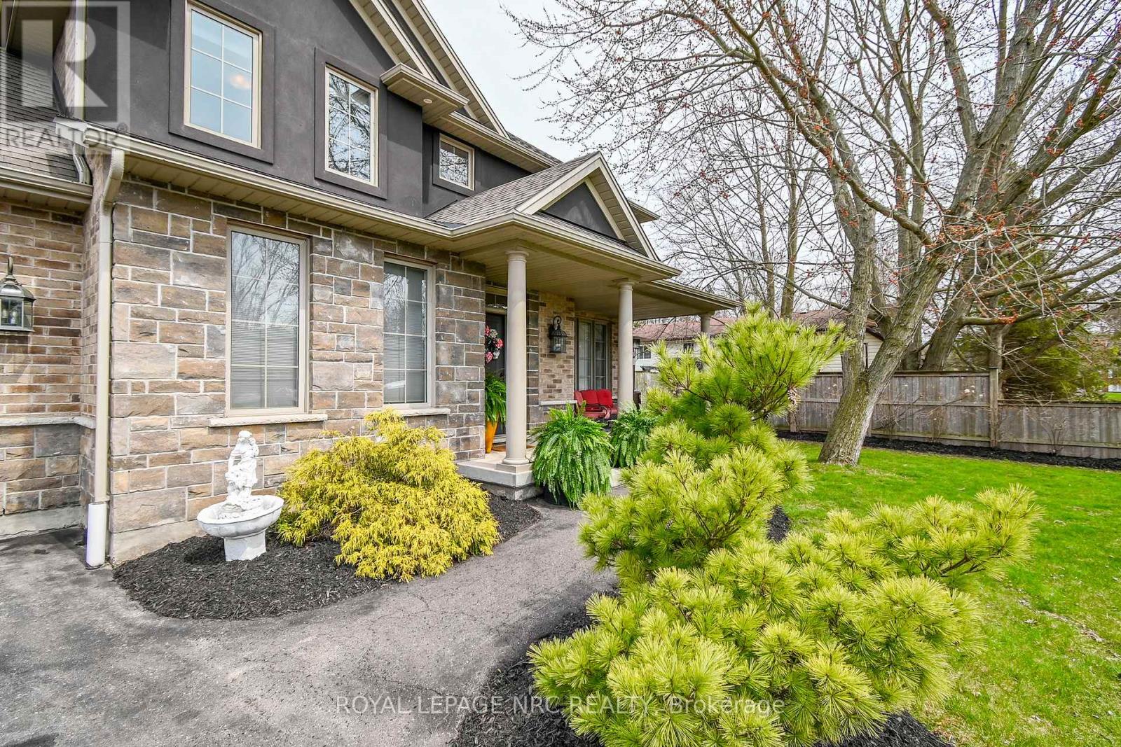 Property at 5 MARTHA COURT image 4