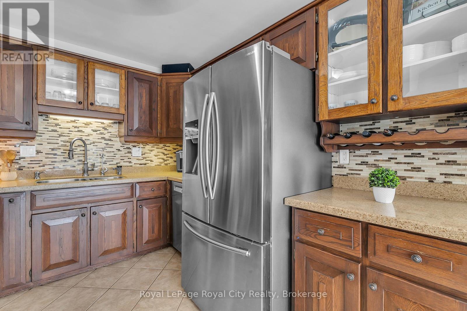 24 Skyway Drive, Guelph/eramosa, Ontario  N1H 6H8 - Photo 18 - X12086265