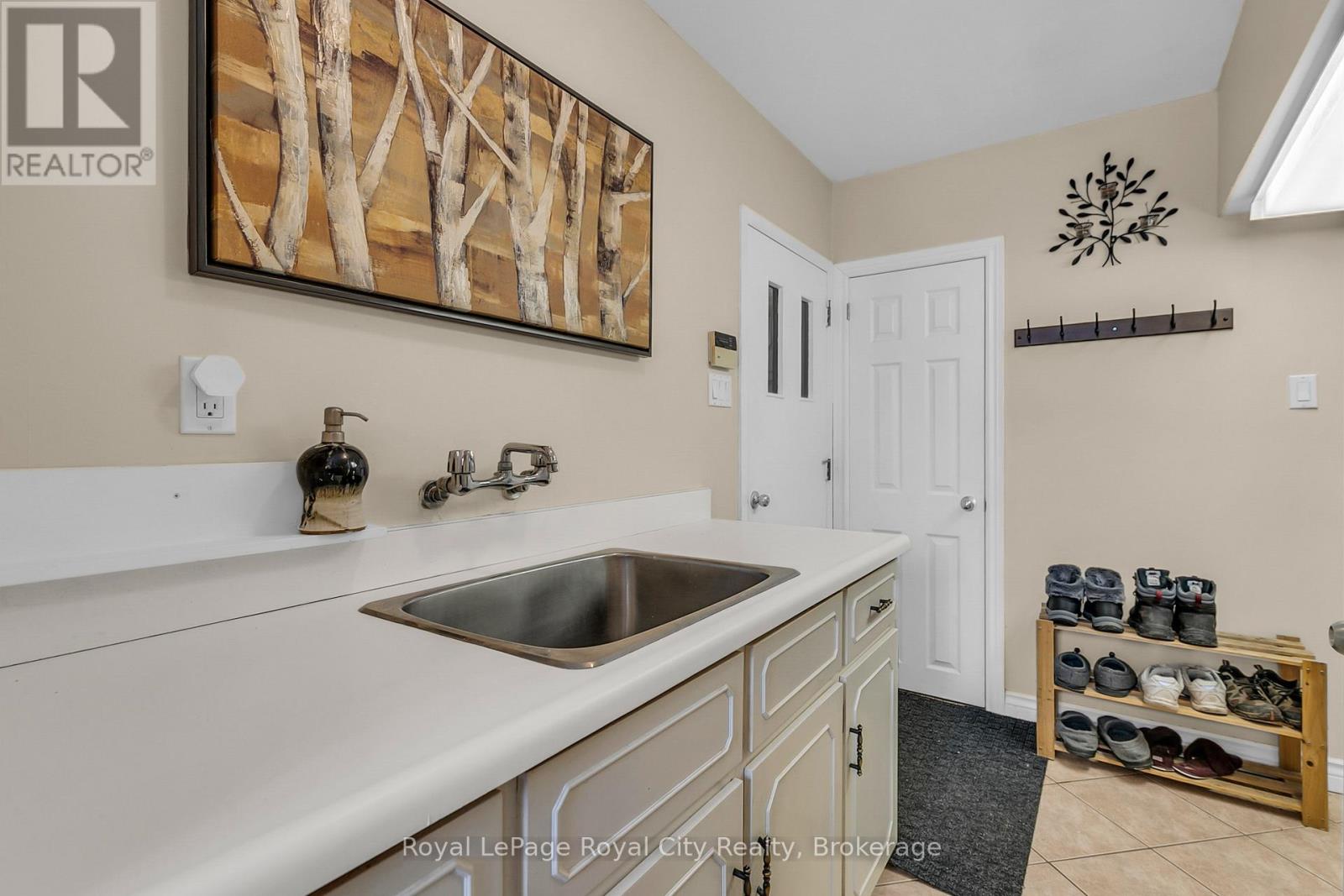 24 Skyway Drive, Guelph/eramosa, Ontario  N1H 6H8 - Photo 20 - X12086265