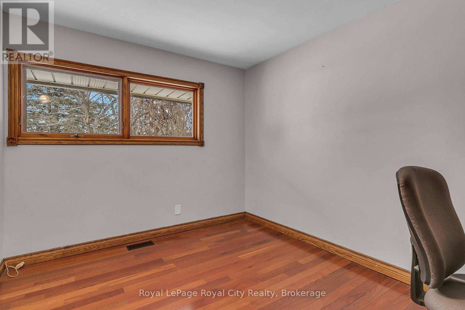 24 Skyway Drive, Guelph/eramosa, Ontario  N1H 6H8 - Photo 26 - X12086265