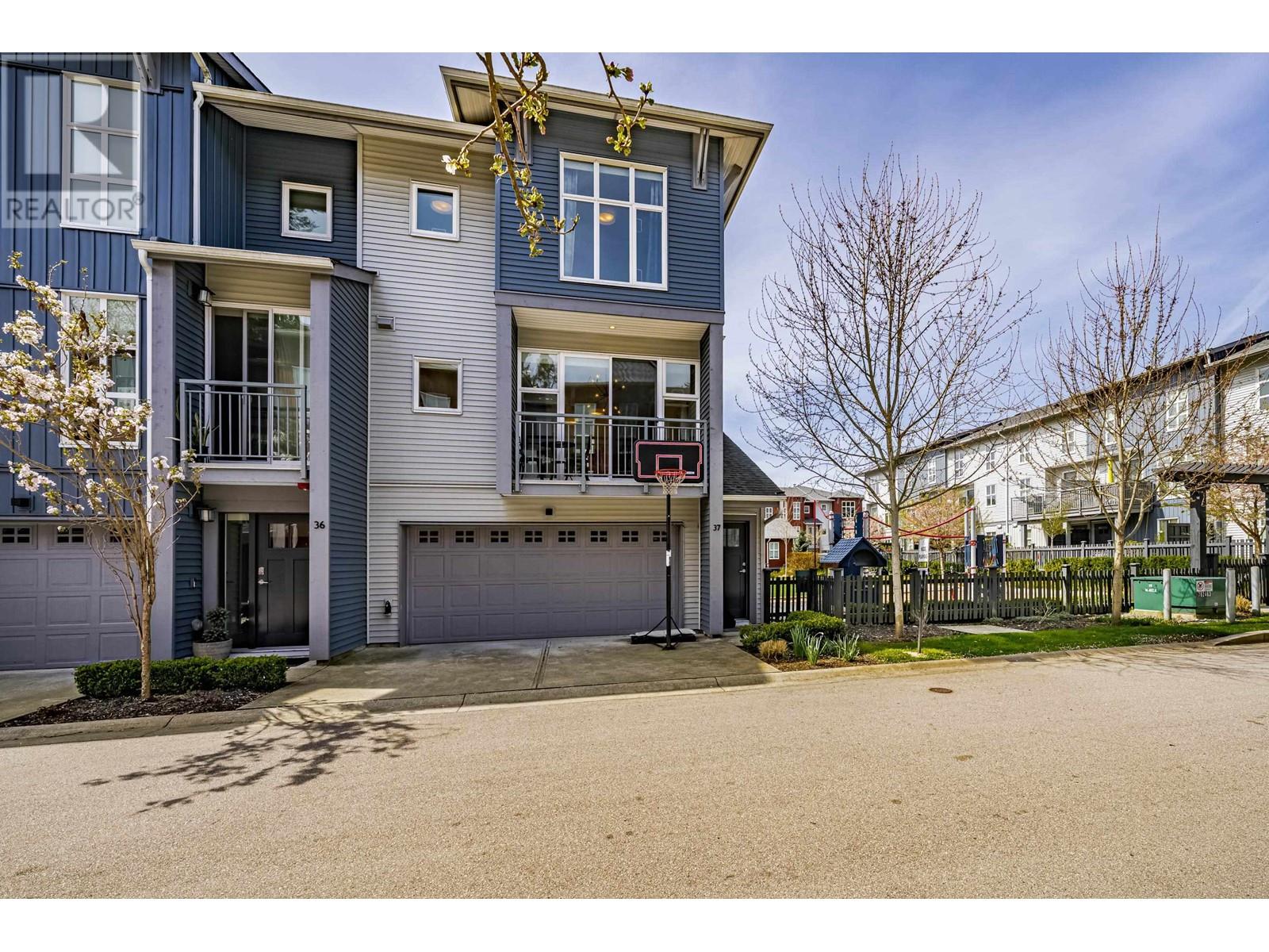 Property at 37 24076 112 AVENUE image 2