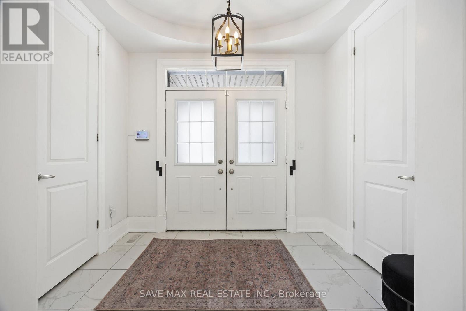 Property at 2 HAMILTON COURT image 2