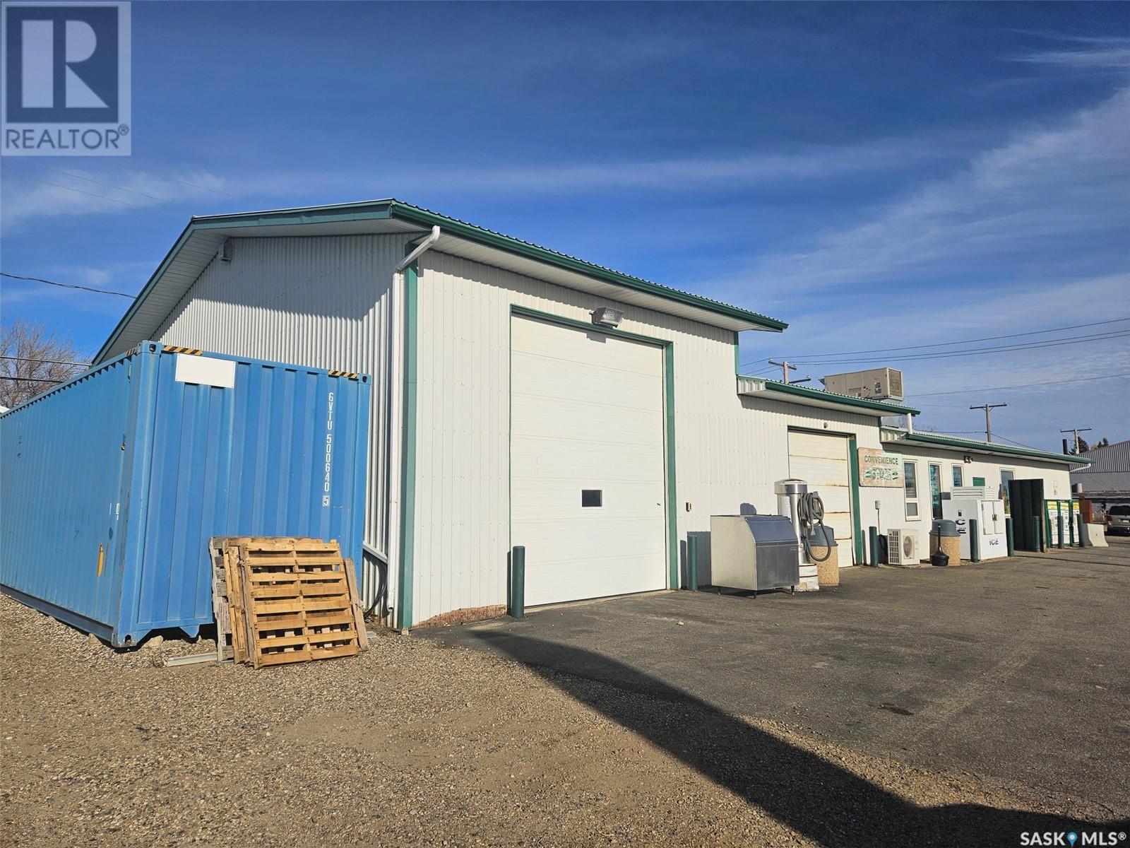 Property at 512 & 602 Railway AVENUE image 2