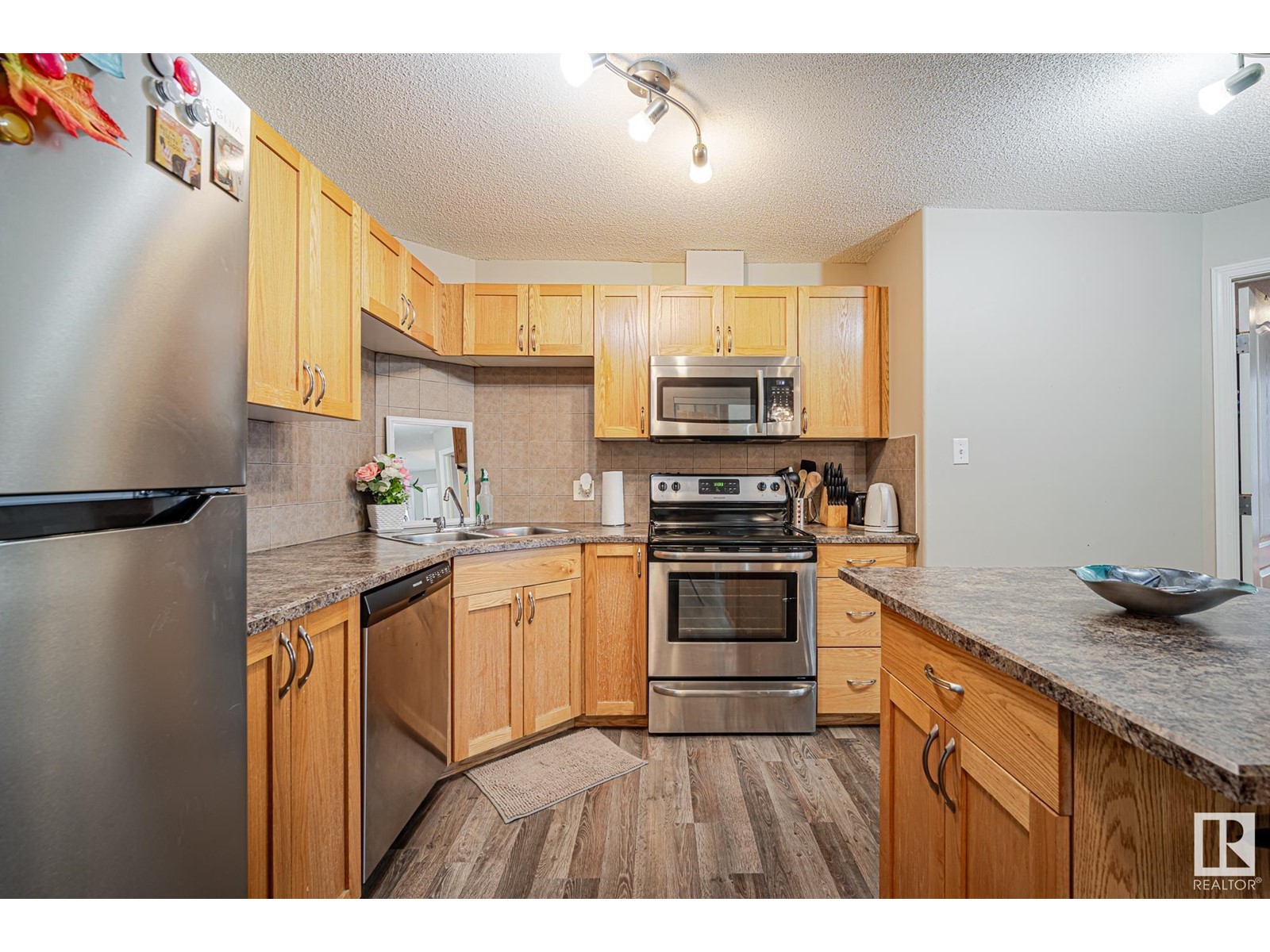 Property at #1124 330 CLAREVIEW STATION DR NW image 3
