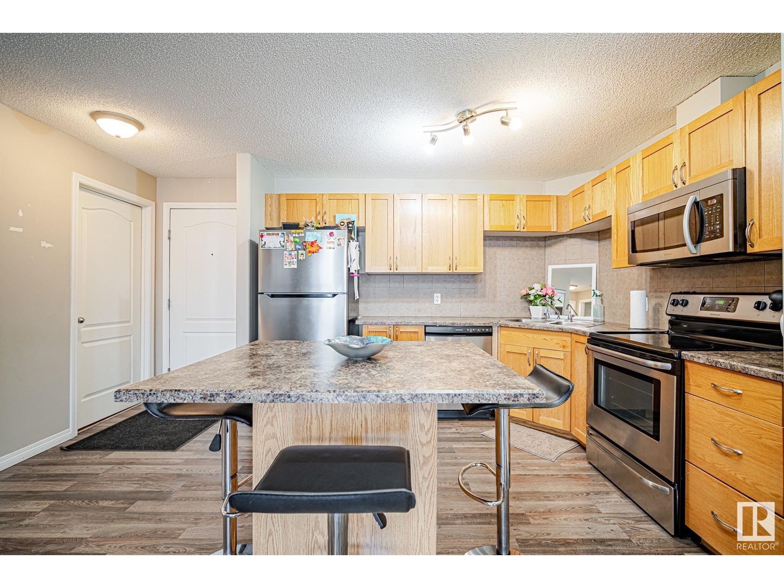 Property at #1124 330 CLAREVIEW STATION DR NW image 4