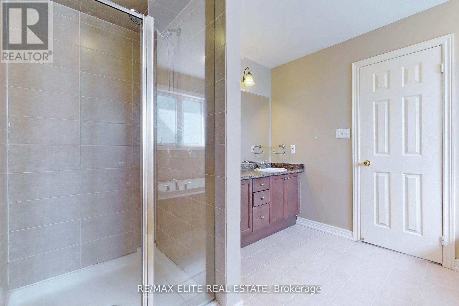1138 Atkins Drive, Newmarket (Stonehaven-Wyndham), Ontario  L3X 0A5 - Photo 14 - N12086251
