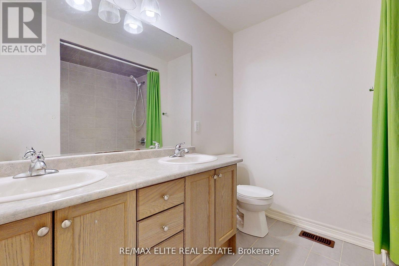 1138 Atkins Drive, Newmarket (Stonehaven-Wyndham), Ontario  L3X 0A5 - Photo 16 - N12086251