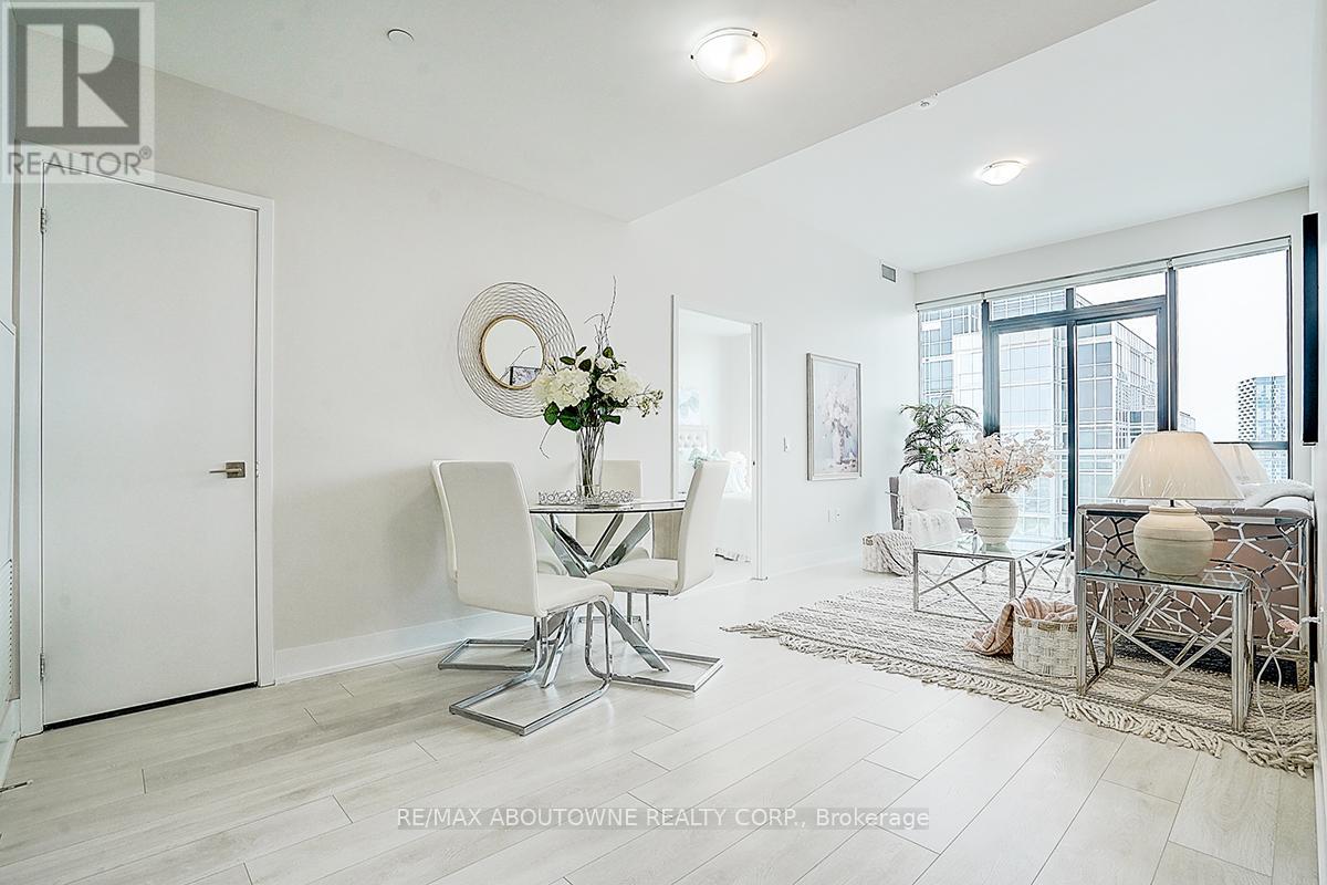 3704 - 2908 Highway 7 Road W, Vaughan, Ontario  L4K 0K5 - Photo 12 - N12086257